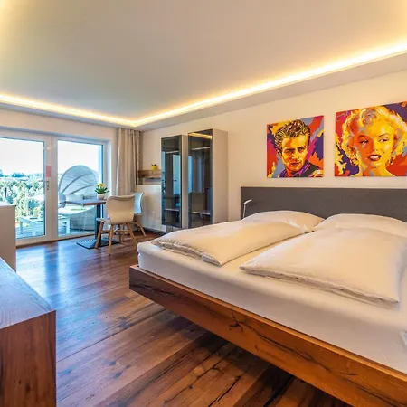 Haus Am Weinberg Ii Apartment Seekirchen am Wallersee
